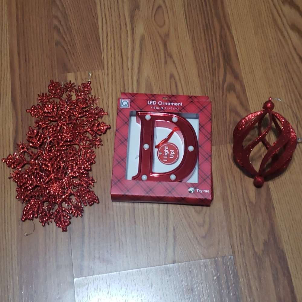 7 piece Christmas ornament lot D LED NEW box red
